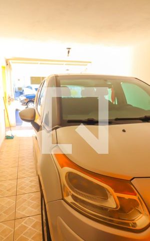 Casa à venda com 260m², 2 quartos e 2 vagas Casa à venda com 260m², 2 quartos e 2 vagasGaragem