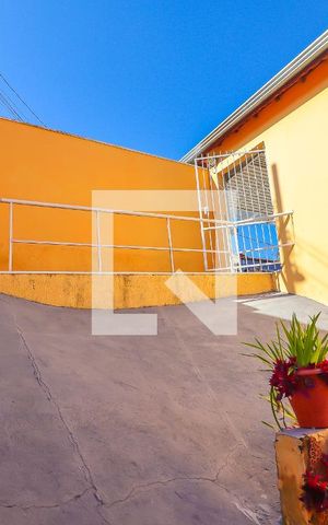 Casa à venda com 260m², 2 quartos e 2 vagas Casa à venda com 260m², 2 quartos e 2 vagasQuintal