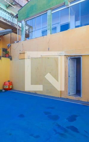 Casa à venda com 260m², 2 quartos e 2 vagas Casa à venda com 260m², 2 quartos e 2 vagasQuintal