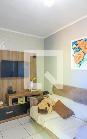 Casa à venda com 260m², 2 quartos e 2 vagas Casa à venda com 260m², 2 quartos e 2 vagasSala