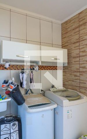 Casa à venda com 260m², 2 quartos e 2 vagas Casa à venda com 260m², 2 quartos e 2 vagasÁrea de Serviço