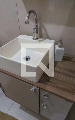 Casa à venda com 260m², 2 quartos e 2 vagas Casa à venda com 260m², 2 quartos e 2 vagasBanheiro