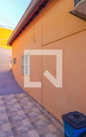 Casa à venda com 260m², 2 quartos e 2 vagas Casa à venda com 260m², 2 quartos e 2 vagasQuintal