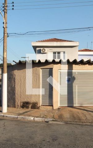 Casa à venda com 196m², 3 quartos e 4 vagasFachada