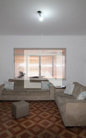 Casa à venda com 196m², 3 quartos e 4 vagasSala  