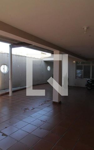 Casa à venda com 196m², 3 quartos e 4 vagasGaragem
