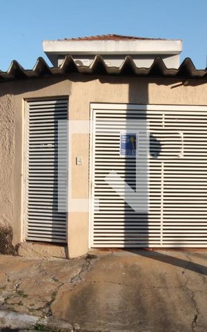 Casa à venda com 196m², 3 quartos e 4 vagasFachada