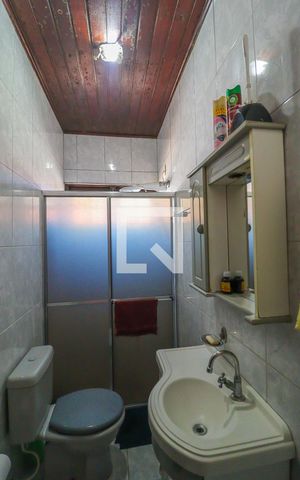 Casa à venda com 378m², 4 quartos e 2 vagas Casa à venda com 378m², 4 quartos e 2 vagasBanheiro