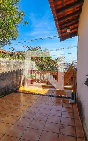 Casa à venda com 378m², 4 quartos e 2 vagas Casa à venda com 378m², 4 quartos e 2 vagasQuintal