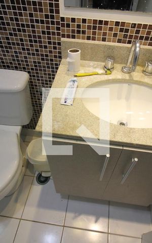 Apartamento à venda com 82m², 3 quartos e 2 vagasBanheiro 