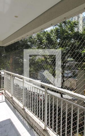 Apartamento à venda com 82m², 3 quartos e 2 vagasVaranda