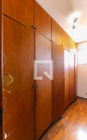 Casa para alugar com 724m², 6 quartos e 10 vagasCloset