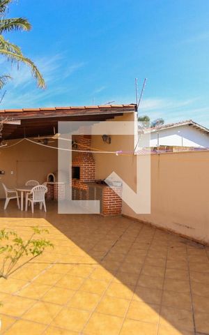 Casa para alugar com 724m², 6 quartos e 10 vagasQuintal