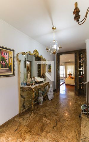 Casa para alugar com 724m², 6 quartos e 10 vagasHall