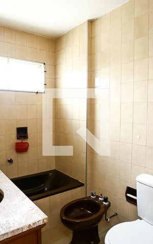 Apartamento à venda com 241m², 3 quartos e 3 vagas Apartamento à venda com 241m², 3 quartos e 3 vagasBanheiro da Suíte