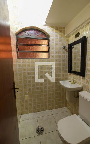 Casa à venda com 172m², 3 quartos e 3 vagas Casa à venda com 172m², 3 quartos e 3 vagasBanheiro