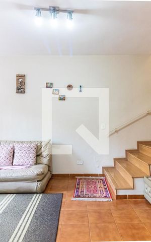 Casa à venda com 167m², 3 quartos e 3 vagas Casa à venda com 167m², 3 quartos e 3 vagasSala de Estar