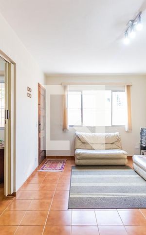 Casa à venda com 167m², 3 quartos e 3 vagas Casa à venda com 167m², 3 quartos e 3 vagasSala de Estar