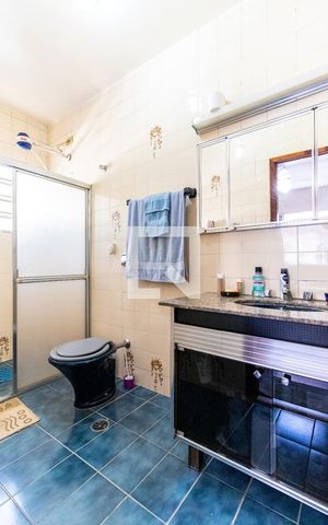 Casa à venda com 167m², 3 quartos e 3 vagas Casa à venda com 167m², 3 quartos e 3 vagasBanheiro da Suíte 1