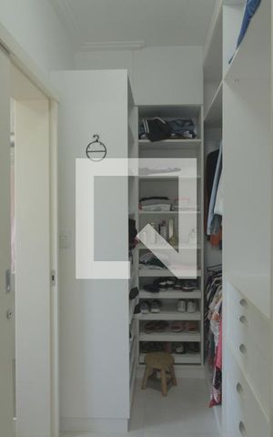 Casa à venda com 484m², 3 quartos e sem vagaCloset