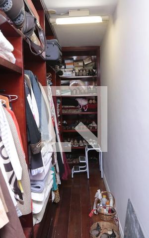 Casa à venda com 302m², 4 quartos e sem vagaCloset da suíte master