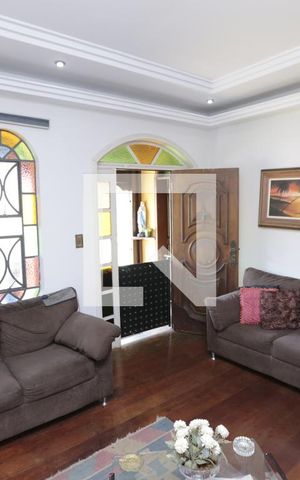 Casa à venda com 302m², 4 quartos e sem vagaSala de TV