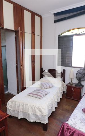 Casa à venda com 302m², 4 quartos e sem vagaQuarto 2 - Suíte