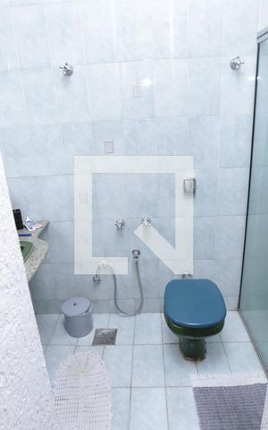 Casa à venda com 302m², 4 quartos e sem vagaBanheiro da Suíte 2