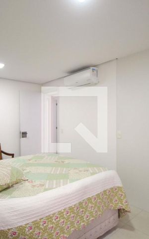 Casa à venda com 234m², 3 quartos e 2 vagasSuíte