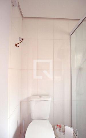 Casa à venda com 234m², 3 quartos e 2 vagasSuíte-Banheiro