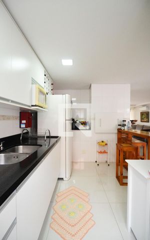 Casa à venda com 234m², 3 quartos e 2 vagasCozinha