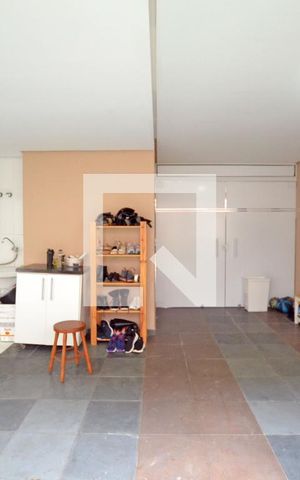 Casa à venda com 234m², 3 quartos e 2 vagasÁrea de Serviço