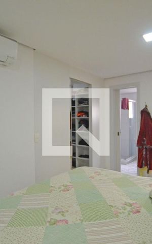 Casa à venda com 234m², 3 quartos e 2 vagasSuíte