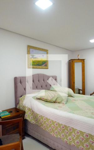 Casa à venda com 234m², 3 quartos e 2 vagasSuíte