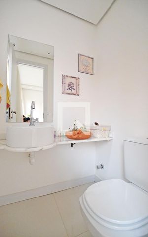 Casa à venda com 234m², 3 quartos e 2 vagasLavabo