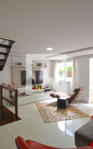 Casa à venda com 234m², 3 quartos e 2 vagasSala