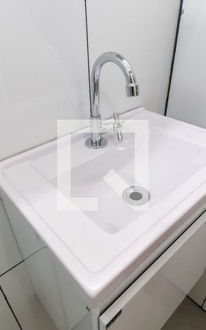 Apartamento para alugar com 32m², 2 quartos e sem vaga Apartamento para alugar com 32m², 2 quartos e sem vagaBanheiro