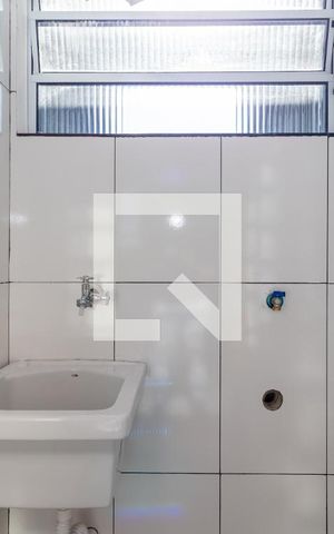 Apartamento para alugar com 32m², 2 quartos e sem vaga Apartamento para alugar com 32m², 2 quartos e sem vagaÁrea de Serviço