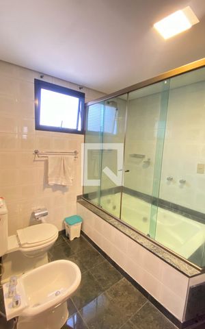 Apartamento à venda com 198m², 3 quartos e 2 vagasBanheiro da Suíte 