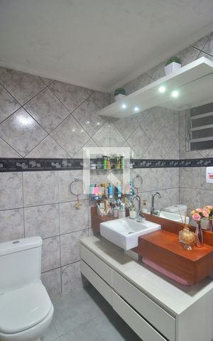 Apartamento à venda com 64m², 2 quartos e sem vagaBanheiro
