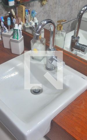 Apartamento à venda com 64m², 2 quartos e sem vagaBanheiro