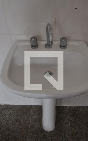 Apartamento para alugar com 188m², 4 quartos e 3 vagasBanheiro da Suíte 2