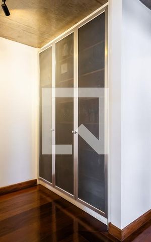 Apartamento à venda com 140m², 2 quartos e 2 vagasCorredor