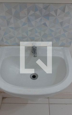 Apartamento à venda com 72m², 2 quartos e sem vaga Apartamento à venda com 72m², 2 quartos e sem vagaBanheiro