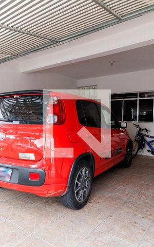 Casa à venda com 219m², 3 quartos e 4 vagas Casa à venda com 219m², 3 quartos e 4 vagasGaragem