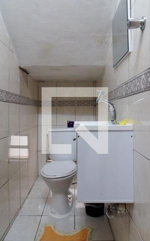 Casa à venda com 219m², 3 quartos e 4 vagas Casa à venda com 219m², 3 quartos e 4 vagasLavabo