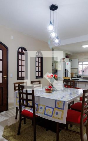 Casa à venda com 219m², 3 quartos e 4 vagas Casa à venda com 219m², 3 quartos e 4 vagasCozinha