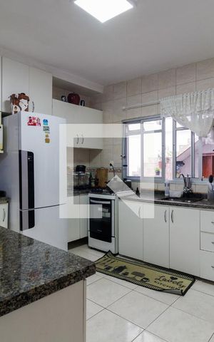 Casa à venda com 219m², 3 quartos e 4 vagas Casa à venda com 219m², 3 quartos e 4 vagasCozinha