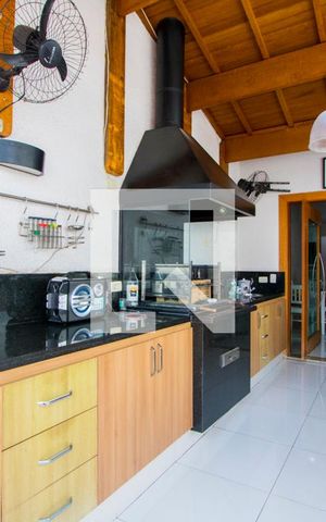 Apartamento à venda com 200m², 3 quartos e 2 vagas Apartamento à venda com 200m², 3 quartos e 2 vagasEspaço gourmet