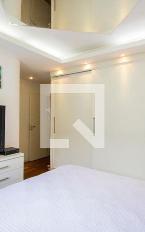 Apartamento à venda com 200m², 3 quartos e 2 vagas Apartamento à venda com 200m², 3 quartos e 2 vagasQuarto 1 - Suíte